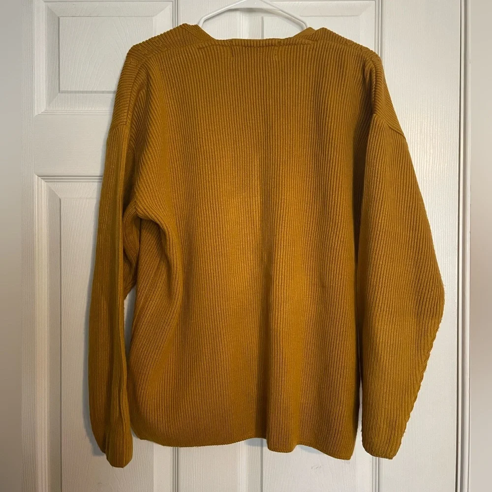 Ghansham Oswal Women's Scalloped Knit Cardigan in Mustard size M/L - Picture 2 of 7
